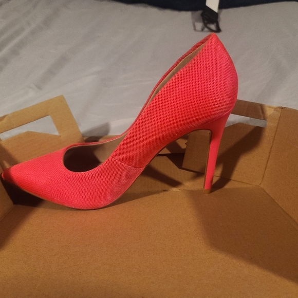 Shoes with heels - Picture 3 of 13